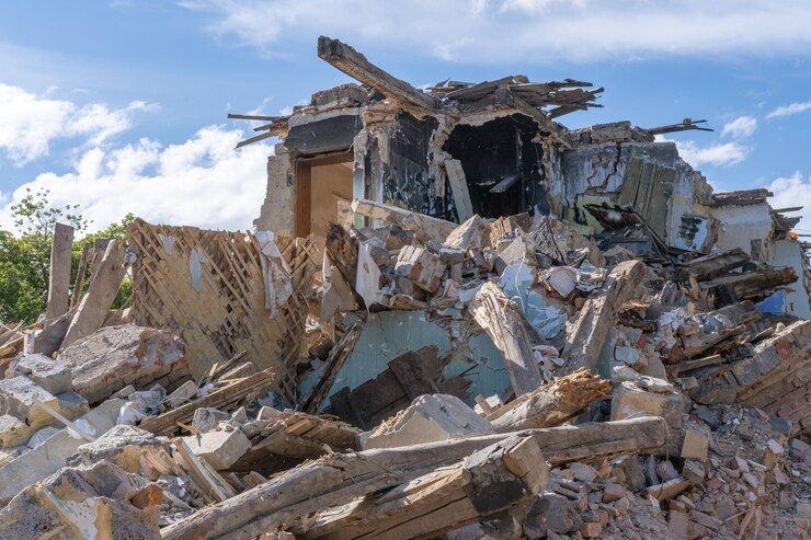 landscape-ruined-buildings-image-decrepitude-natural-disaster-house-is-destroyed-destruction-old-houses-earthquakes-economic-crisis-abandoned-houses-broken-unfit-house_295890-3815-3434629700.jpg